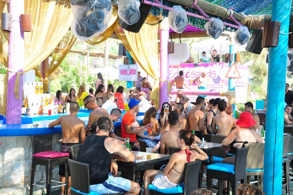 Edde Sands Champagne Shower